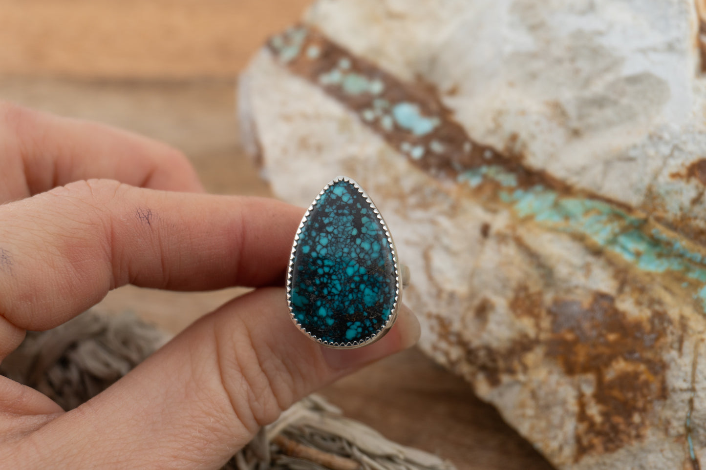 Moody Spiderweb Turquoise | 6.5